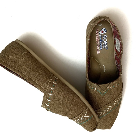 Skechers Shoes - ❄️3/$30 Bob’s Memory Foam Shoes from Sketchers